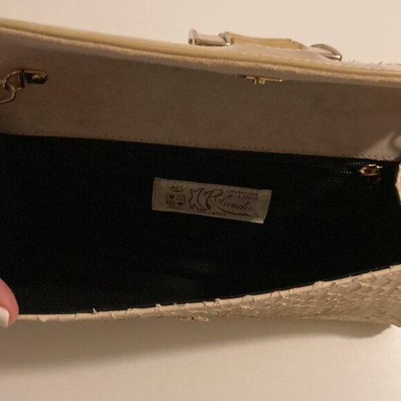 👜✨ Vintage Rolando Bellagio Beige Python-Embossed Leather Clutch w/ Gold Buckle - Picture 7 of 14